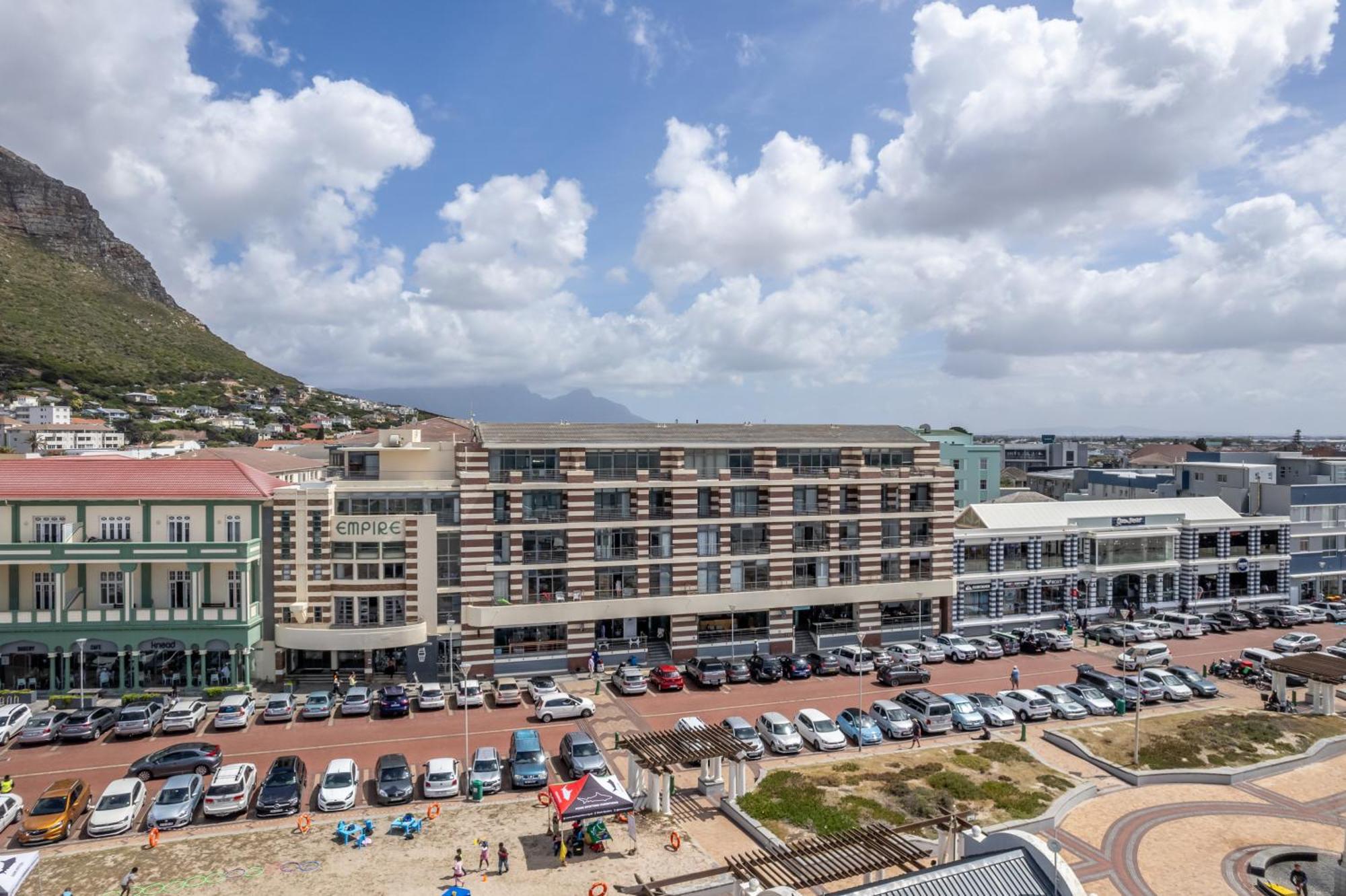 'just Beachy' Muizenberg Beachfront *