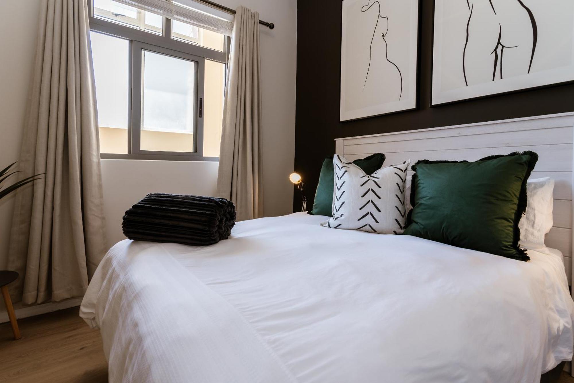 'just Beachy' Muizenberg Beachfront Apartment *