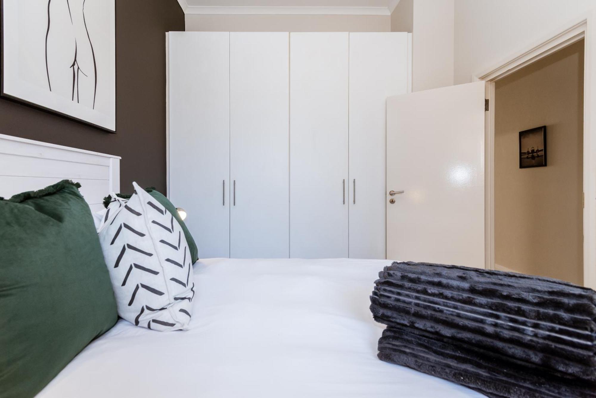 Apartment 'just Beachy' Muizenberg Beachfront *