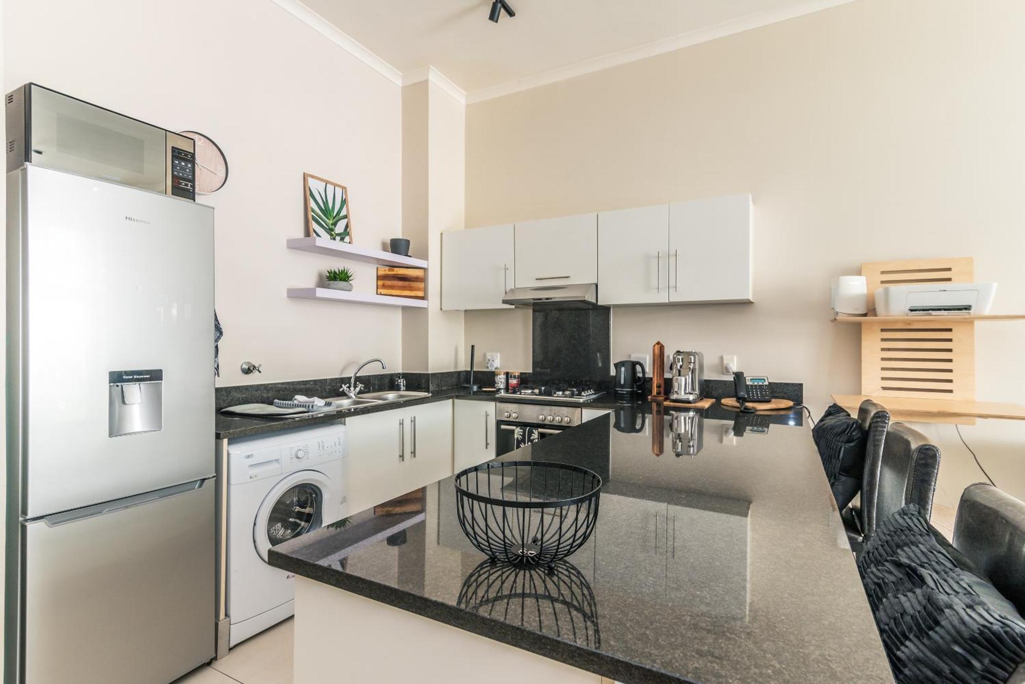 Apartment 'just Beachy' Muizenberg Beachfront